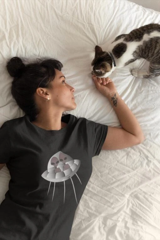 Alien First Date - Women's T-shirt - Image 2