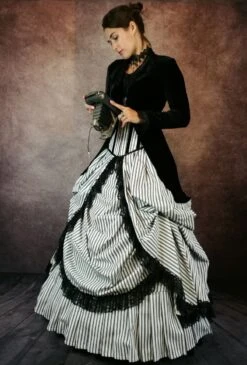 Victorian Picnic Gown -Vintage Veil Clothing Store Rosebolero8