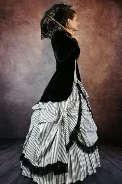 Victorian Picnic Gown -Vintage Veil Clothing Store rosebolero1