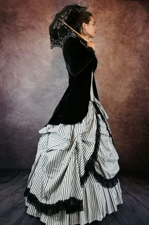 Victorian Picnic Gown - Image 6